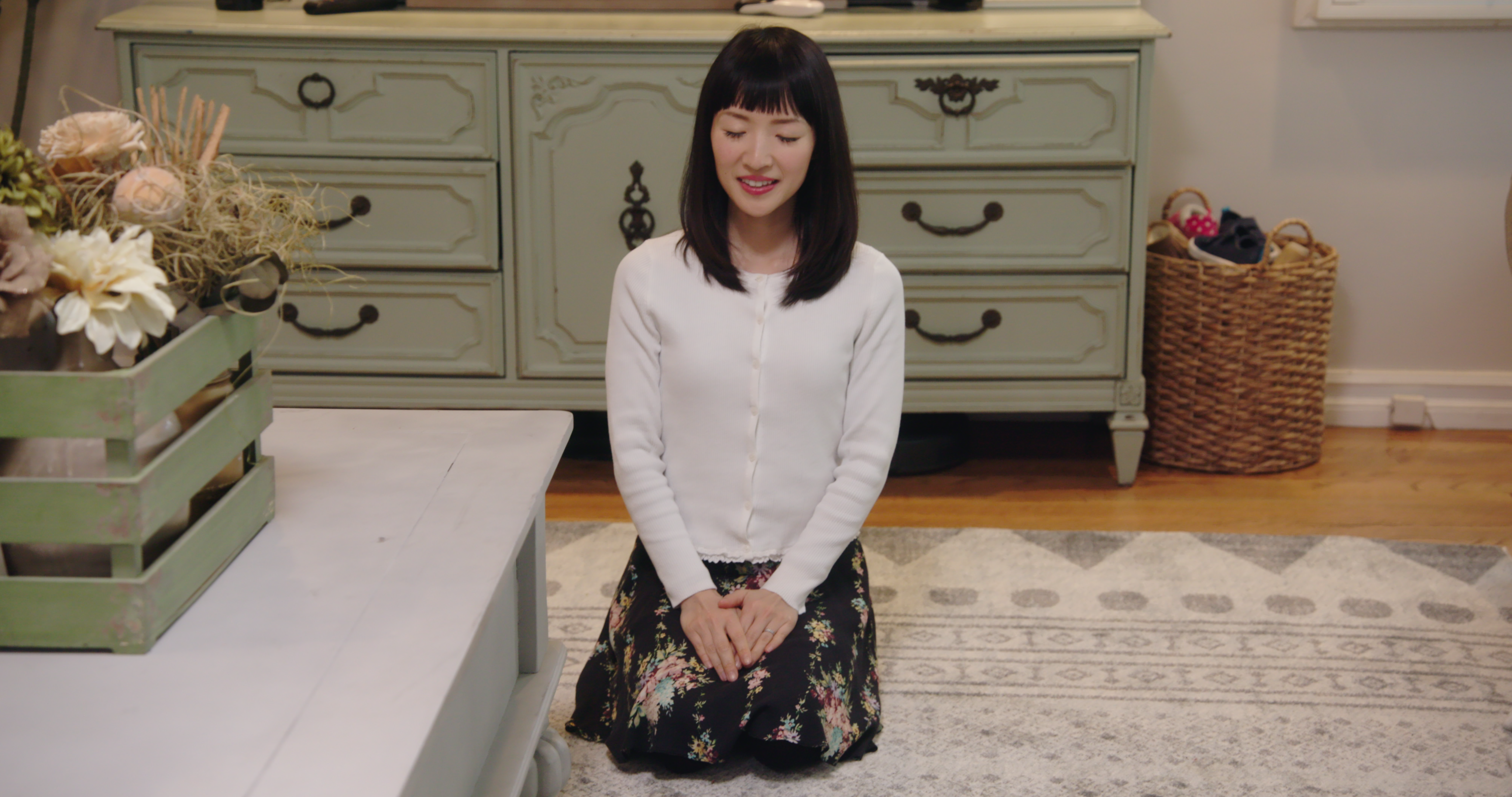 Read more about the article The Life-Changing Magic of Tidying Up: The Japanese Art of Decluttering and Organizing by Marie Kondo